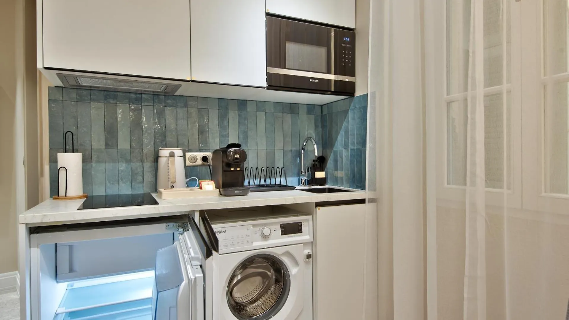 Aparthotel 9 Alberti Nice Centre 0*,  France