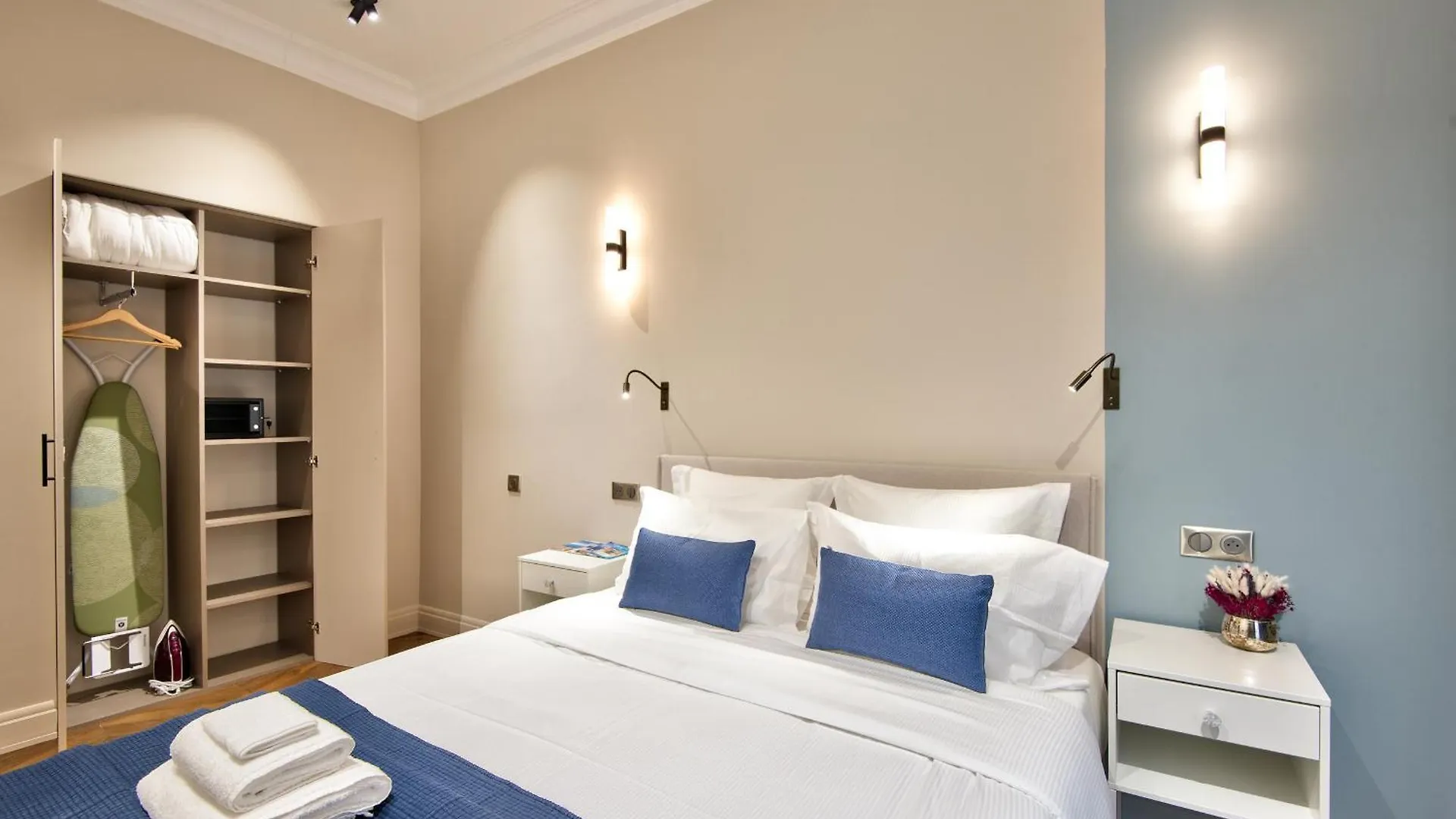 Aparthotel 9 Alberti Nice Centre 0*,  France